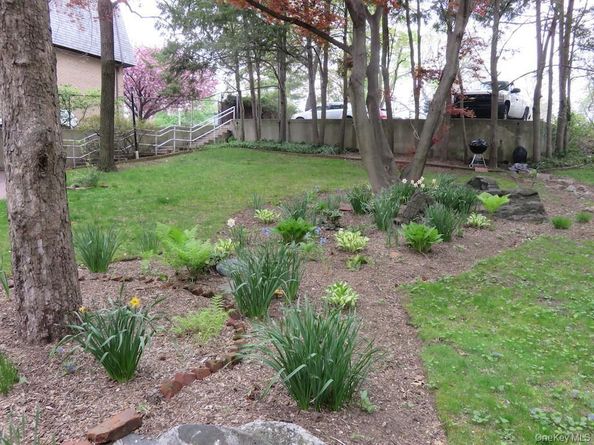 915 Wynnewood Road G2, Pelham NY 10803