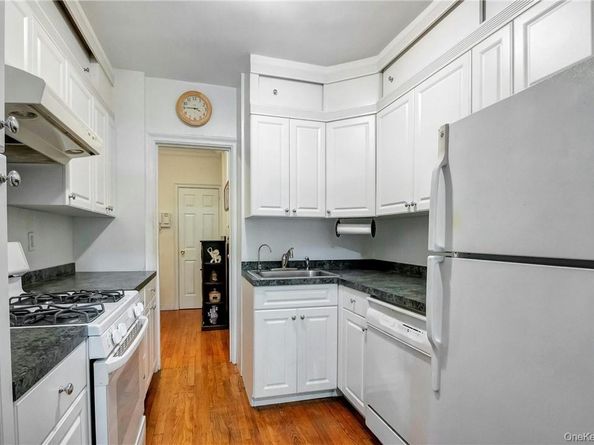 915 Wynnewood Road G2, Pelham NY 10803