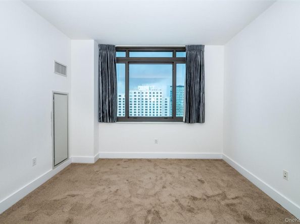 175 Huguenot Street 1607, New Rochelle NY 10801