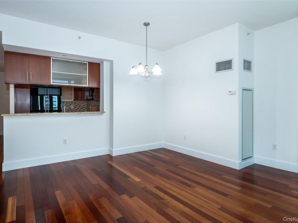 175 Huguenot Street 1607, New Rochelle NY 10801