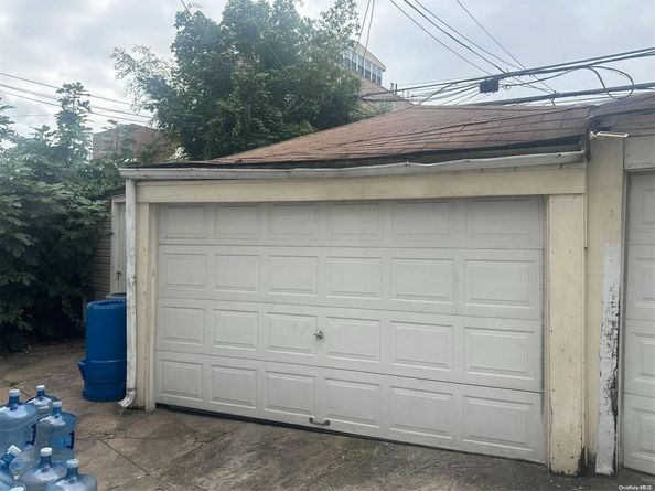 860 44th Street, Brooklyn NY 11220