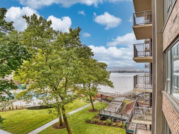 166-25 Powells Cove Boulevard 4D, Beechhurst NY 11357