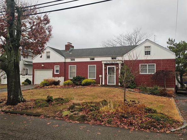 124 Mayhew Avenue, Babylon NY 11702