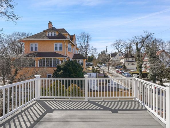 52 McIntyre Street, Bronxville NY 10708
