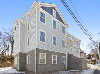 52 McIntyre Street