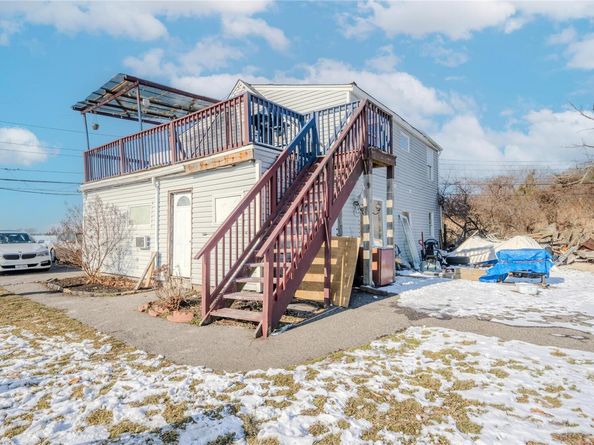 295 Bergen Avenue, West Babylon NY 11704