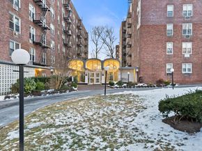 54-40 Little Neck Parkway 6k, Little Neck NY 11362