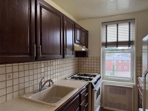 245 Rumsey Road 7X, Yonkers NY 10701