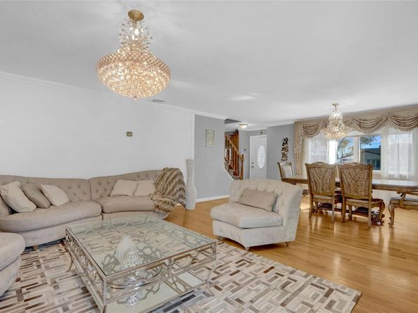 157 Cambridge Drive, Hicksville NY 11801