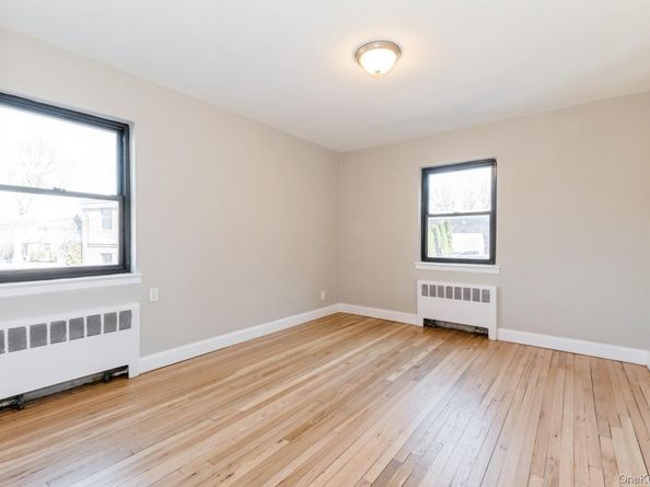 74-67 220th Street 101A, Oakland Gardens NY 11364