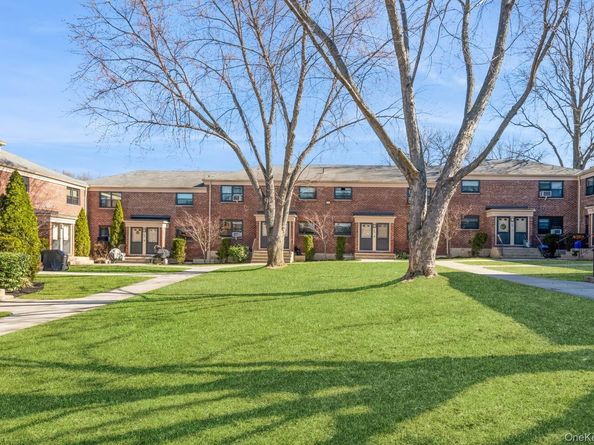 74-67 220th Street 101A, Oakland Gardens NY 11364