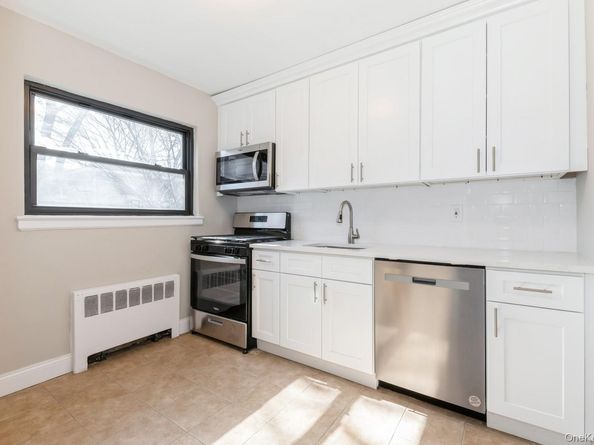 74-67 220th Street 101A, Oakland Gardens NY 11364