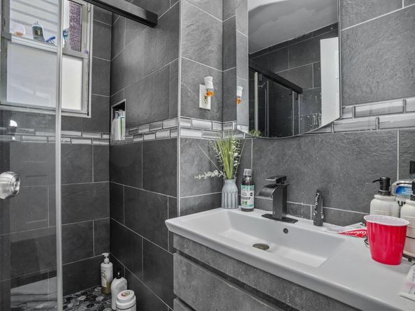 104-55 39th Avenue, Corona NY 11368