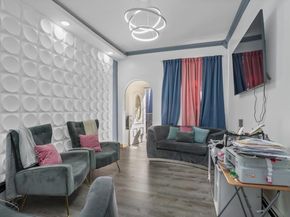 104-55 39th Avenue, Corona NY 11368