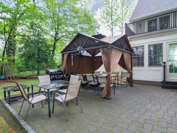 6 Hazen Street, Pelham NY 10803