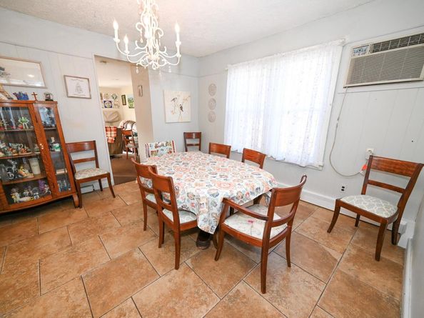 651 Madison Avenue, Lindenhurst NY 11757