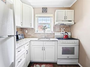 7 Glen Hollow Drive B45, Holtsville NY 11742