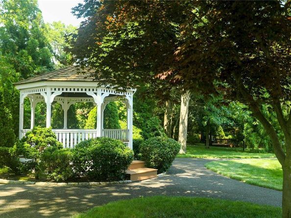 7 Glen Hollow Drive B45, Holtsville NY 11742