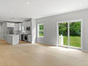 7 Fanning Avenue, Hampton Bays NY 11946