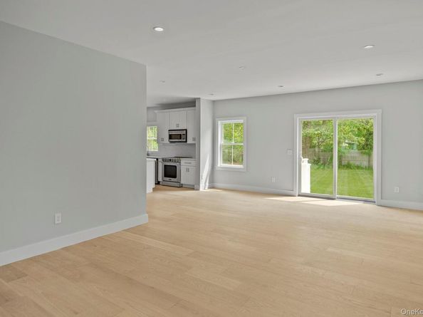 7 Fanning Avenue, Hampton Bays NY 11946