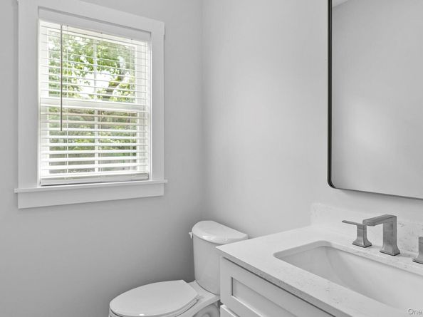 7 Fanning Avenue, Hampton Bays NY 11946