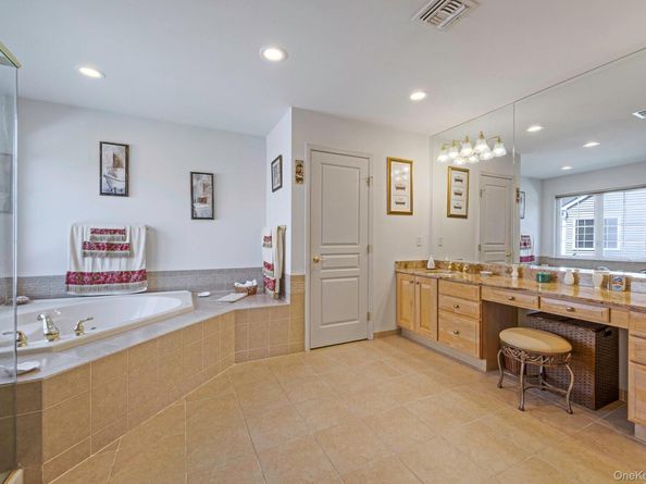 29 Pinehurst Drive, Mount Sinai NY 11766