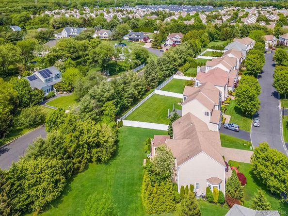 29 Pinehurst Drive, Mount Sinai NY 11766