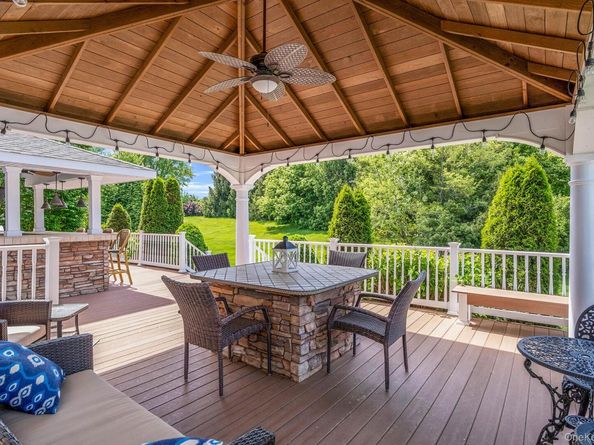 29 Pinehurst Drive, Mount Sinai NY 11766