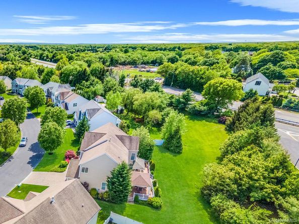 29 Pinehurst Drive, Mount Sinai NY 11766