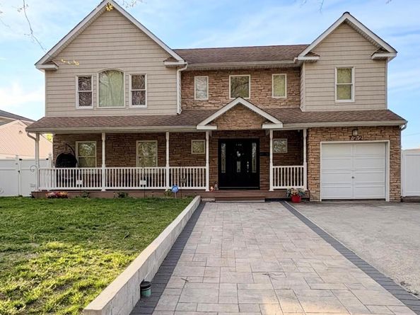 722 Palmetto Drive, Franklin Square NY 11010