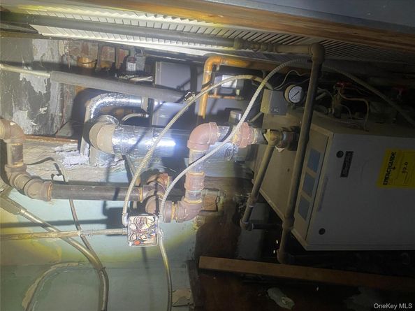 2713 Eastchester Road, Bronx NY 10469