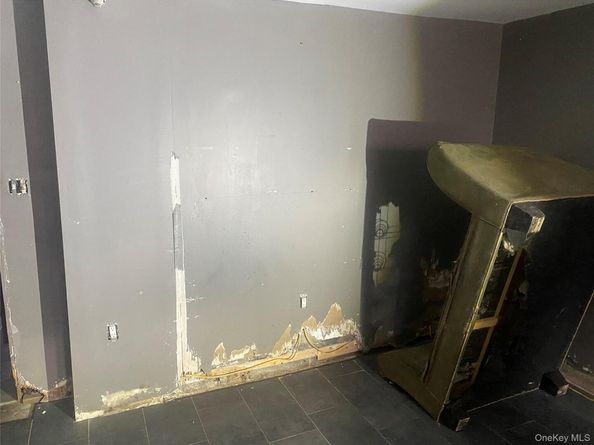 2713 Eastchester Road, Bronx NY 10469