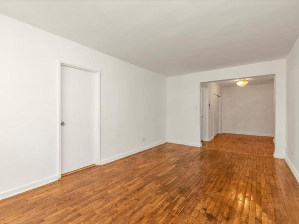 141-05 Pershing Crescent 117, Briarwood NY 11435