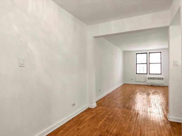 141-05 Pershing Crescent 117, Briarwood NY 11435