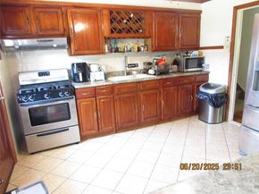 1 Cheshire Lane, Yonkers NY 10710