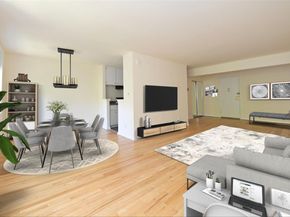 25 CANTERBURY Road 3T, Great Neck NY 11021