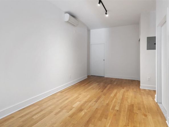 322 E 151st Street, Bronx NY 10451