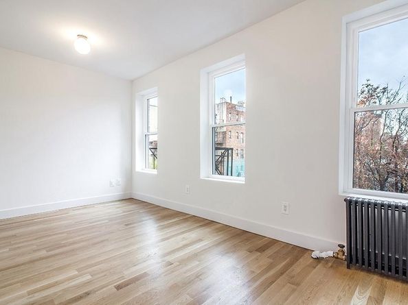 322 E 151st Street, Bronx NY 10451