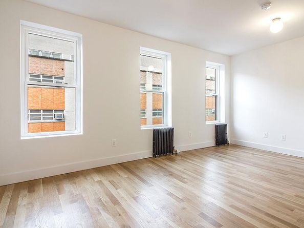 322 E 151st Street, Bronx NY 10451