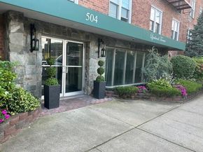 504 Merrick Rd 4E, Lynbrook NY 11563
