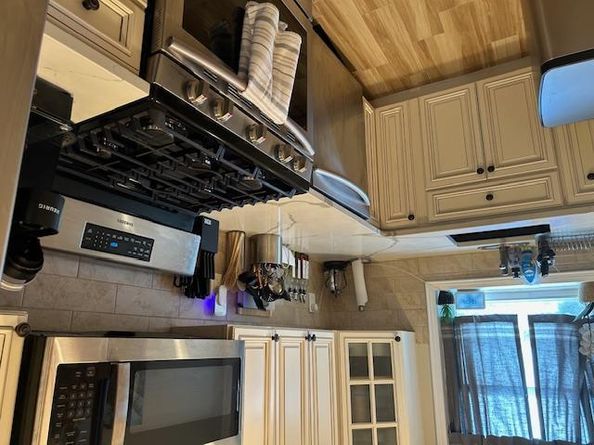 504 Merrick Rd 4E, Lynbrook NY 11563