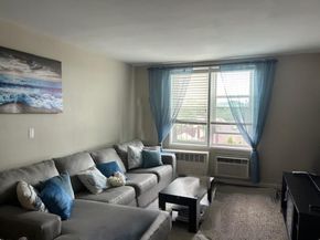 504 Merrick Rd 4E, Lynbrook NY 11563
