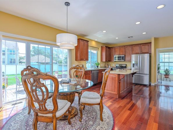 9 Avolet Court, Mount Sinai NY 11766
