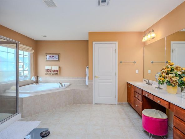 9 Avolet Court, Mount Sinai NY 11766