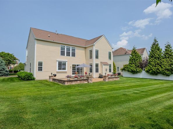 9 Avolet Court, Mount Sinai NY 11766