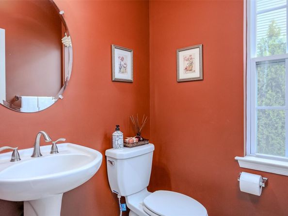 9 Avolet Court, Mount Sinai NY 11766