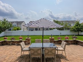 9 Avolet Court, Mount Sinai NY 11766