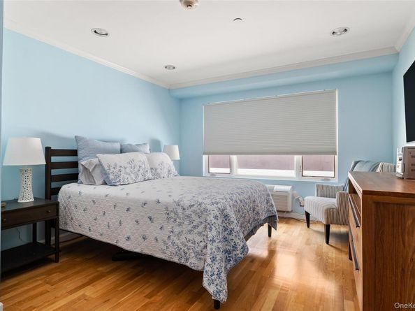260 W Broadway 2G, Long Beach NY 11561