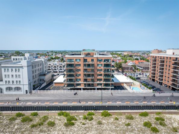 260 W Broadway 2G, Long Beach NY 11561