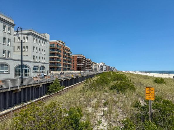 260 W Broadway 2G, Long Beach NY 11561